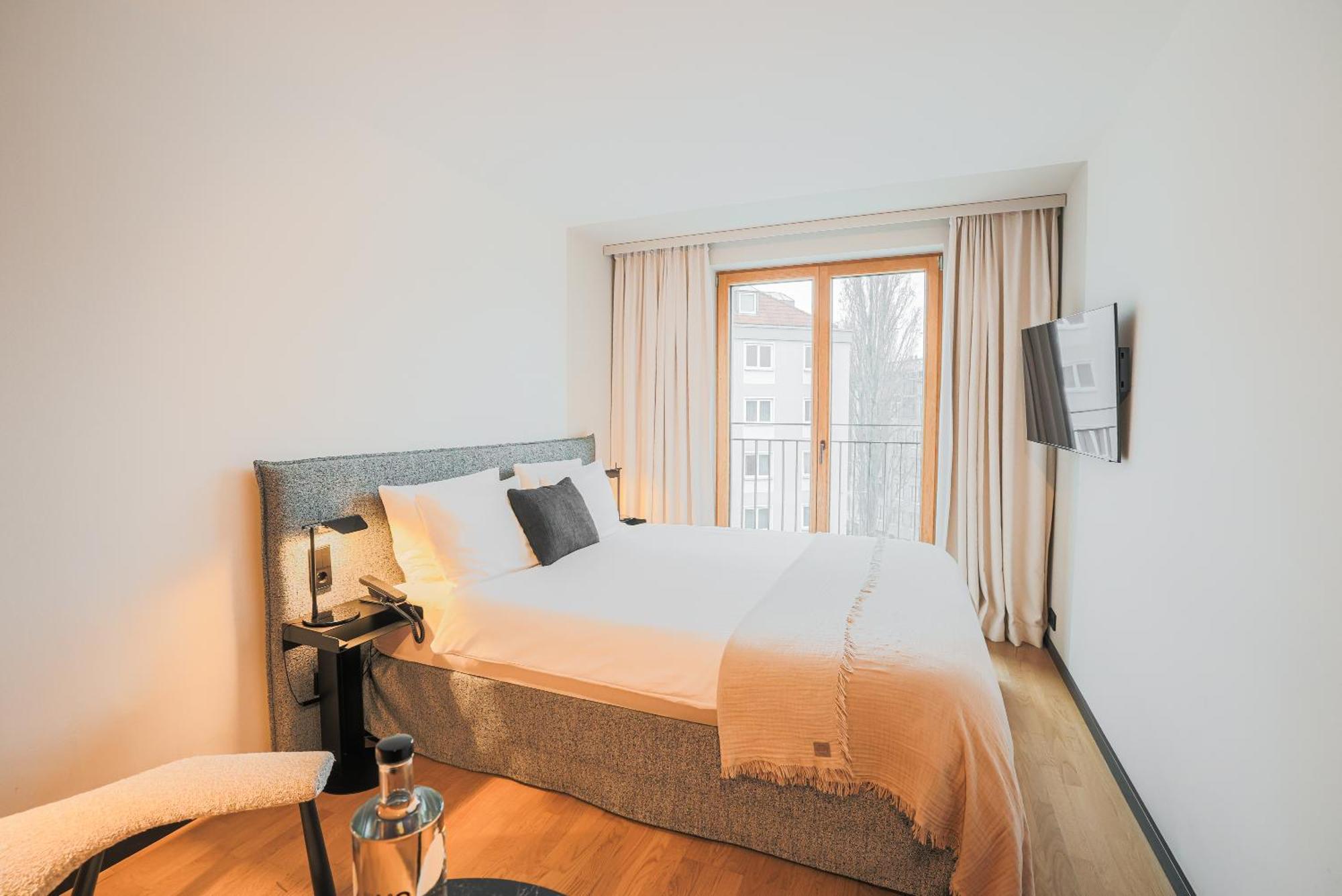 Отель Bob W Munich Old Town Экстерьер фото